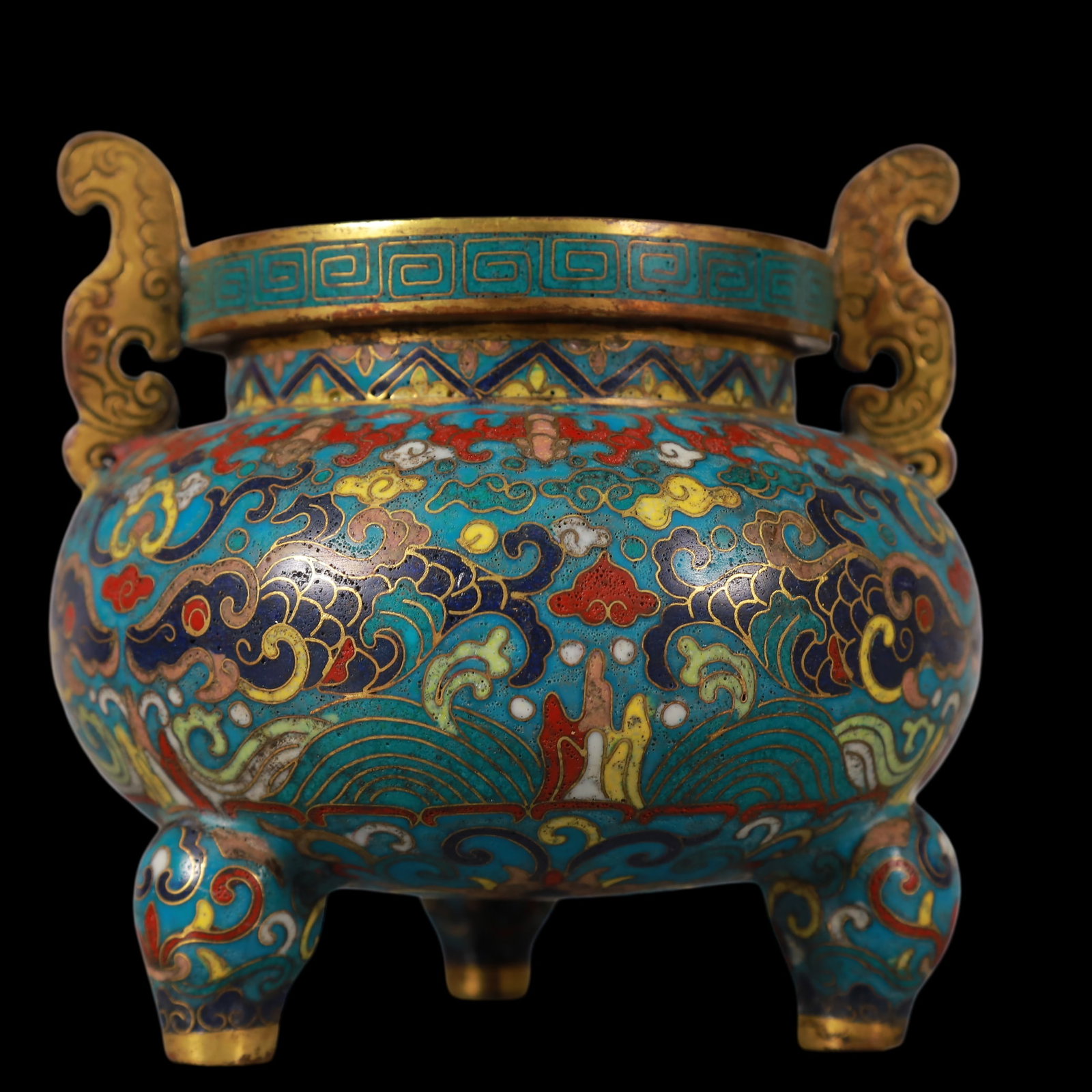 An Exquisite Cloisonne Gilt Bronze Fish and Lotus Pattern Double-Ears Tripod Censer: An Exquisite Cloisonne Gilt Bronze Fish and Lotus Pattern Double-Ears Tripod Censer Qing Dynasty, China Qianlong Six-character Mark Size:4.9inx4.9inx4.9in Weight:850g景泰蓝铜&#