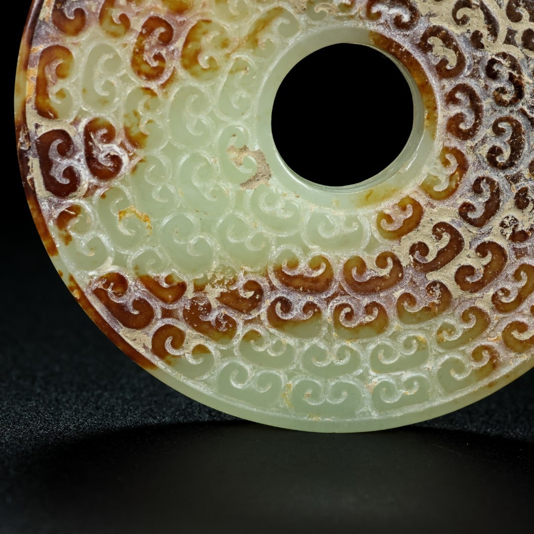 An Exquisite White Jade Pendant - 3