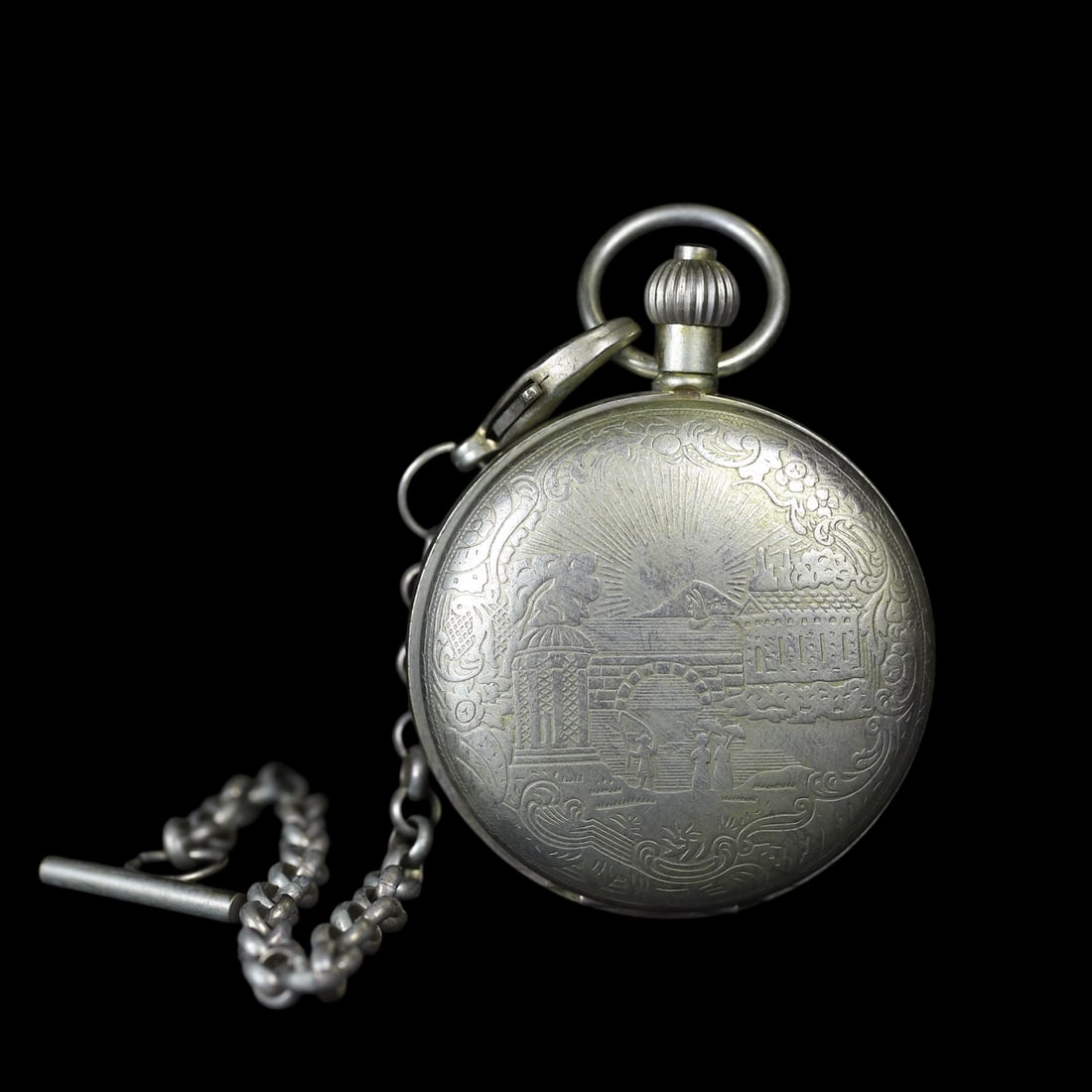 An Exquisite Silver Landscape and Figure Pattern Pocket watch: An Exquisite Silver Landscape and Figure Pattern Pocket watch Qing Dynasty, China Size:2in银山水人物纹怀表 中国清代 Size:5.0cm