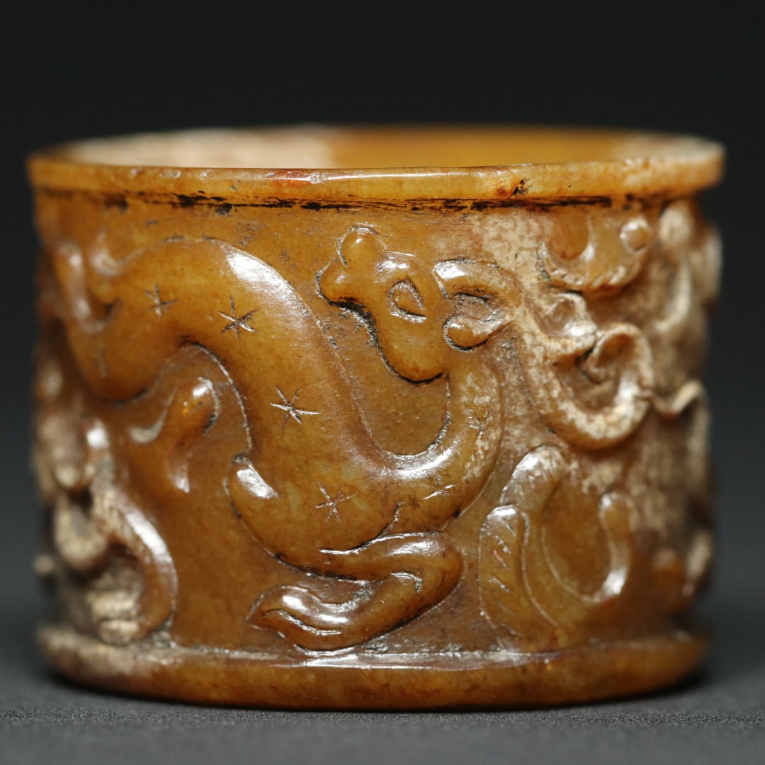 An Exquisite White Jade Auspicious Beast Pattern Ring - 7