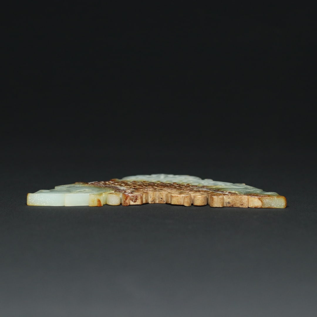 An Exquisite White Jade Dragon Pattern Ornament - 3