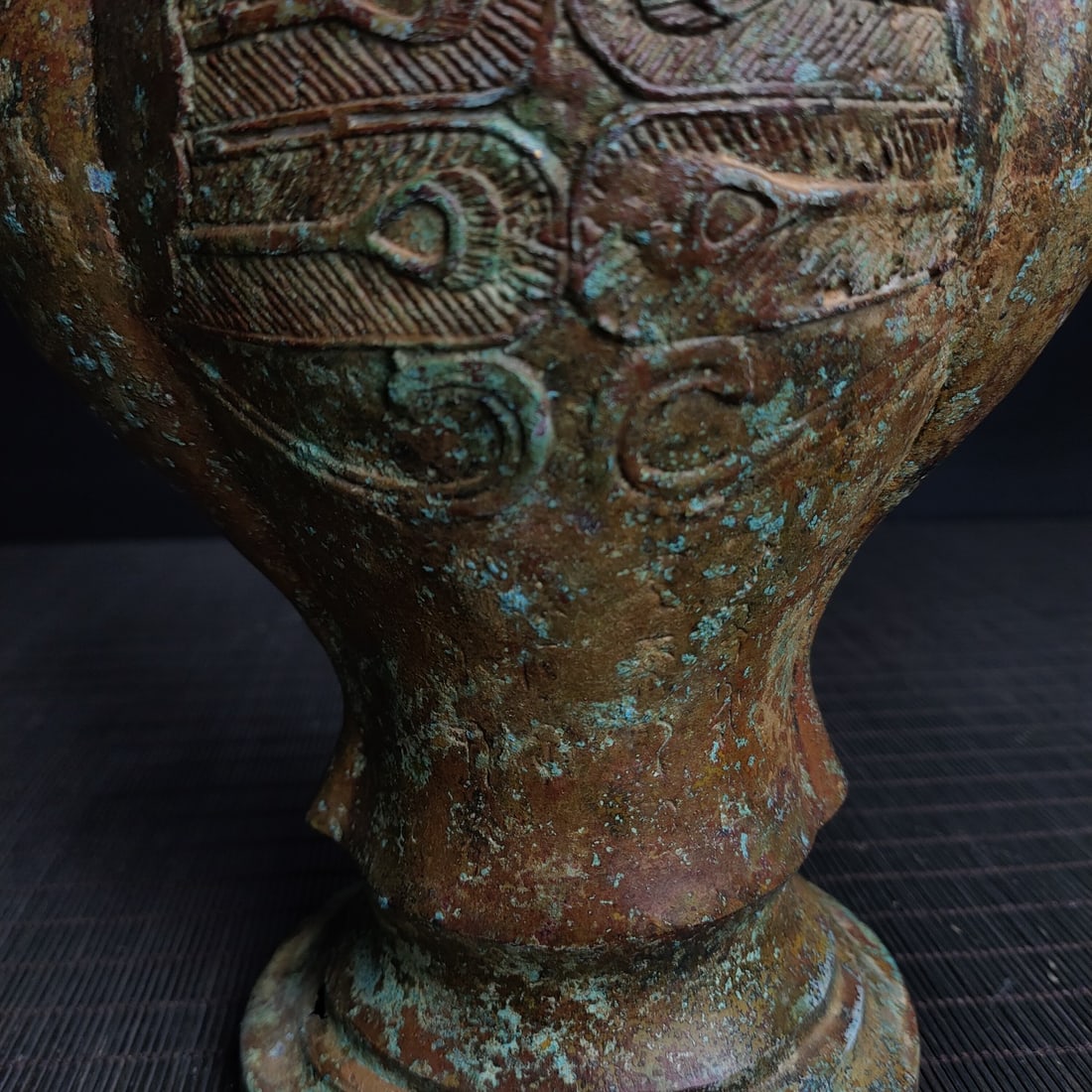An Exquisite Bronze Phoenix Pattern Double-Ears Vase - 7