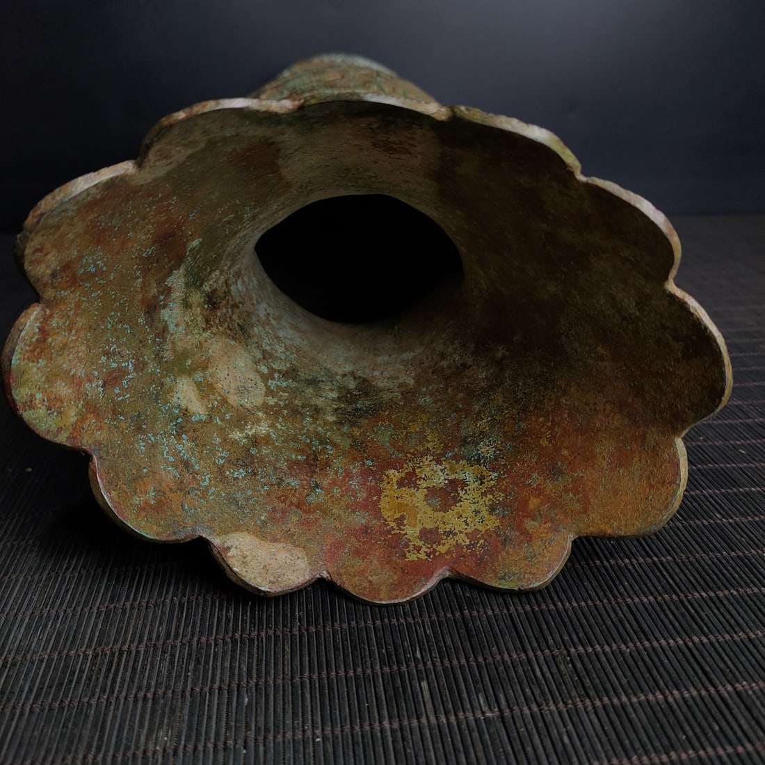 An Exquisite Bronze Phoenix Pattern Double-Ears Vase - 8