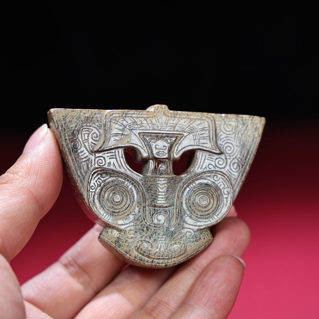 An Exquisite White Jade Pendant - 7