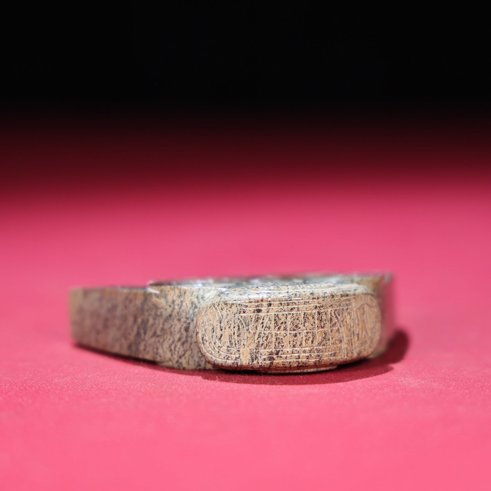 An Exquisite White Jade Pendant - 9