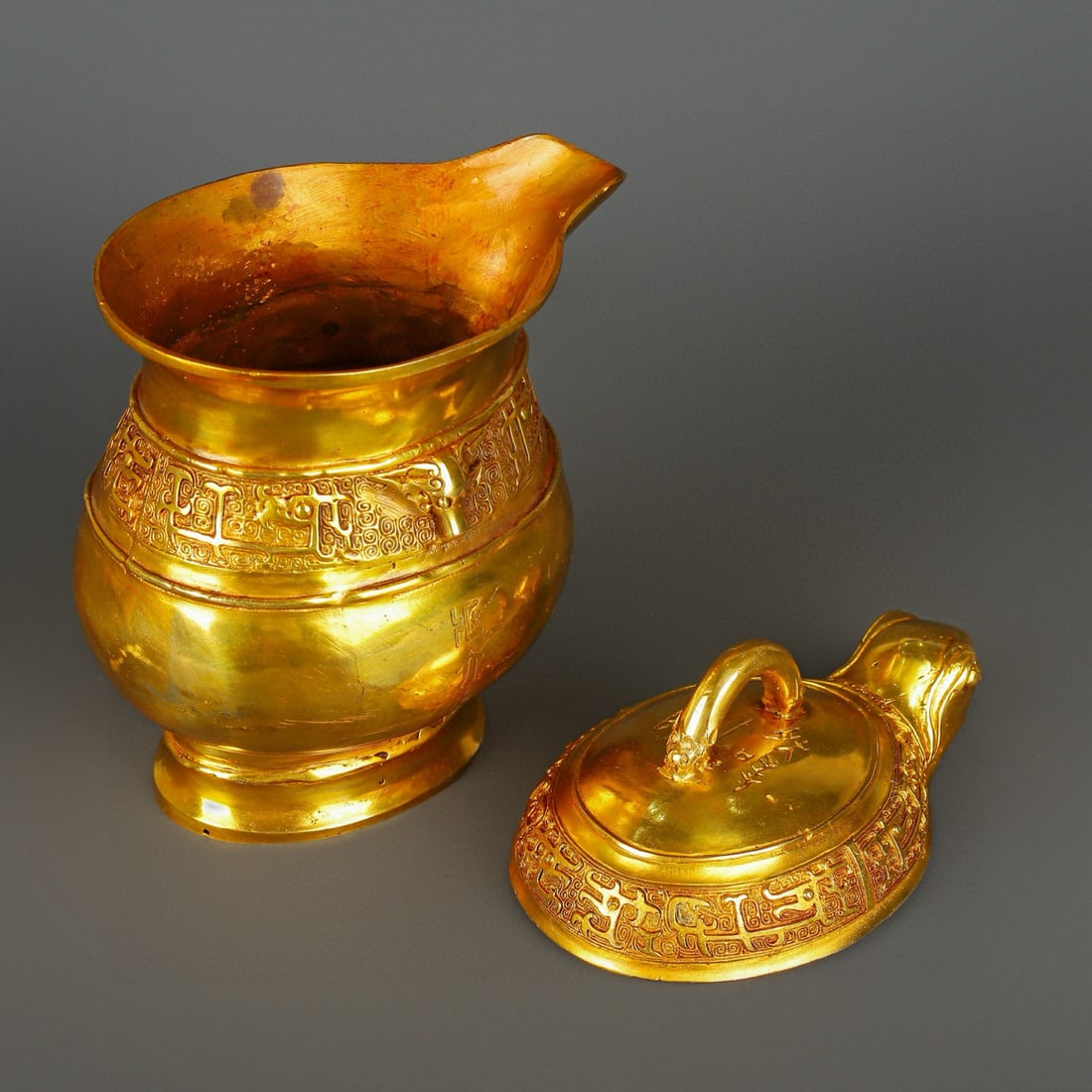 An Exquisite Gilt Bronze Beast-Face Pattern Jar - 7