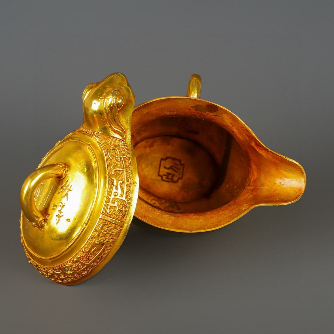 An Exquisite Gilt Bronze Beast-Face Pattern Jar - 8
