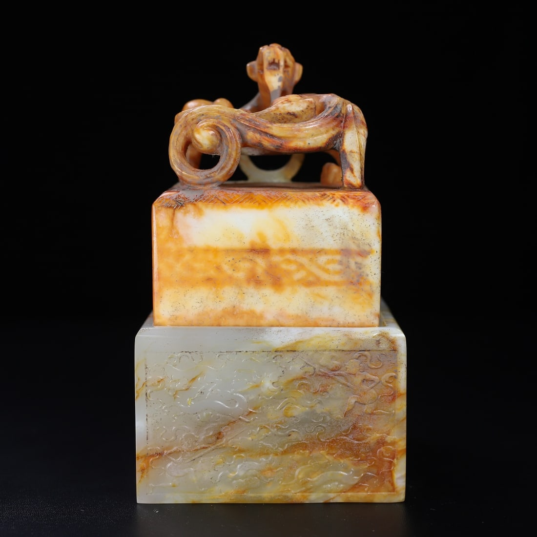 An Exquisite White Jade Auspicious Beast Seal: An Exquisite White Jade Auspicious Beast Seal Han Dynasty, China Size:6.1inx3.6inx3.5in Weight:2.17kg白玉瑞兽印章 中国汉代
