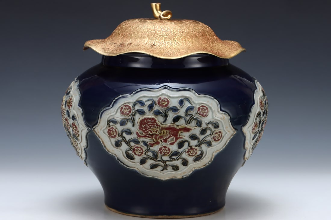 An Exquisite Ji Blue Glazed Flower Pattern Lion Pattern Phoenix Pattern Jar - 3