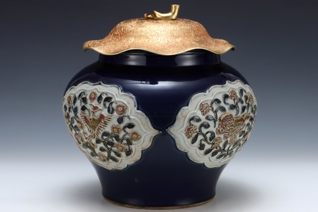 An Exquisite Ji Blue Glazed Flower Pattern Lion Pattern Phoenix Pattern Jar - 6