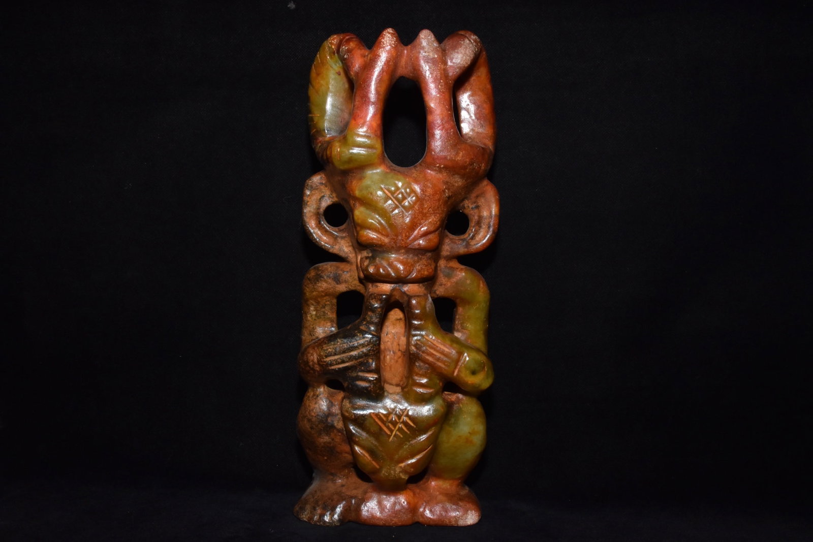An Exquisite Hemo Jade Figure Ornament: An Exquisite Hemo Jade Figure Ornament Hong Shan Culture Size:11.4inx4.7in Weight:2.93kg河磨玉太阳神 红山文化 Size:29cmx12cm Weight:2.93kg