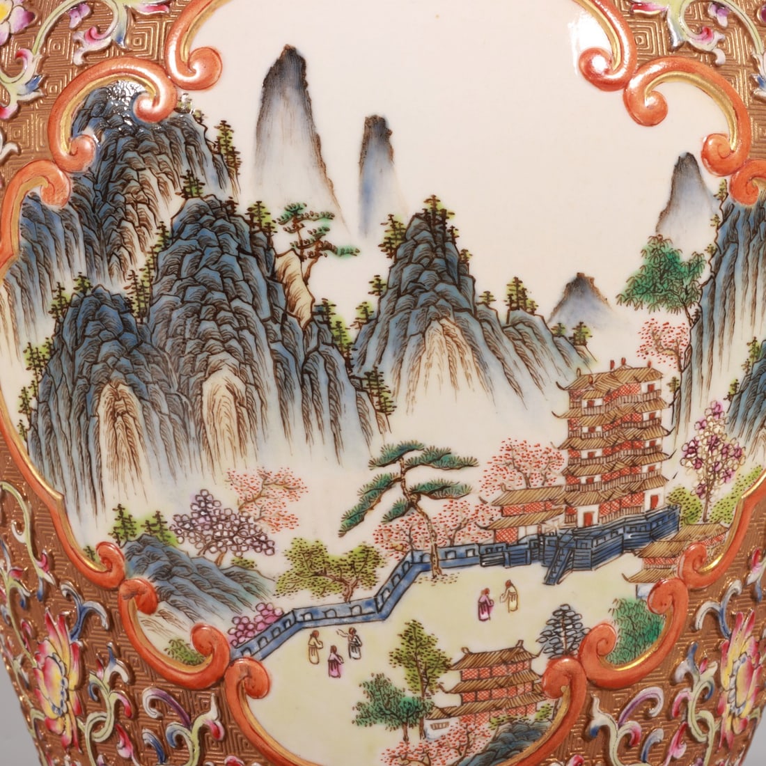 An Exquisite Enamel Lotus Pattern Landscape Pattern Double-Ears Vase - 6