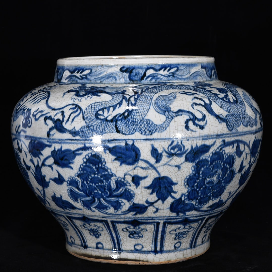 An Exquisite Blue and White Lotus Pattern Dragon Pattern Jar - 3