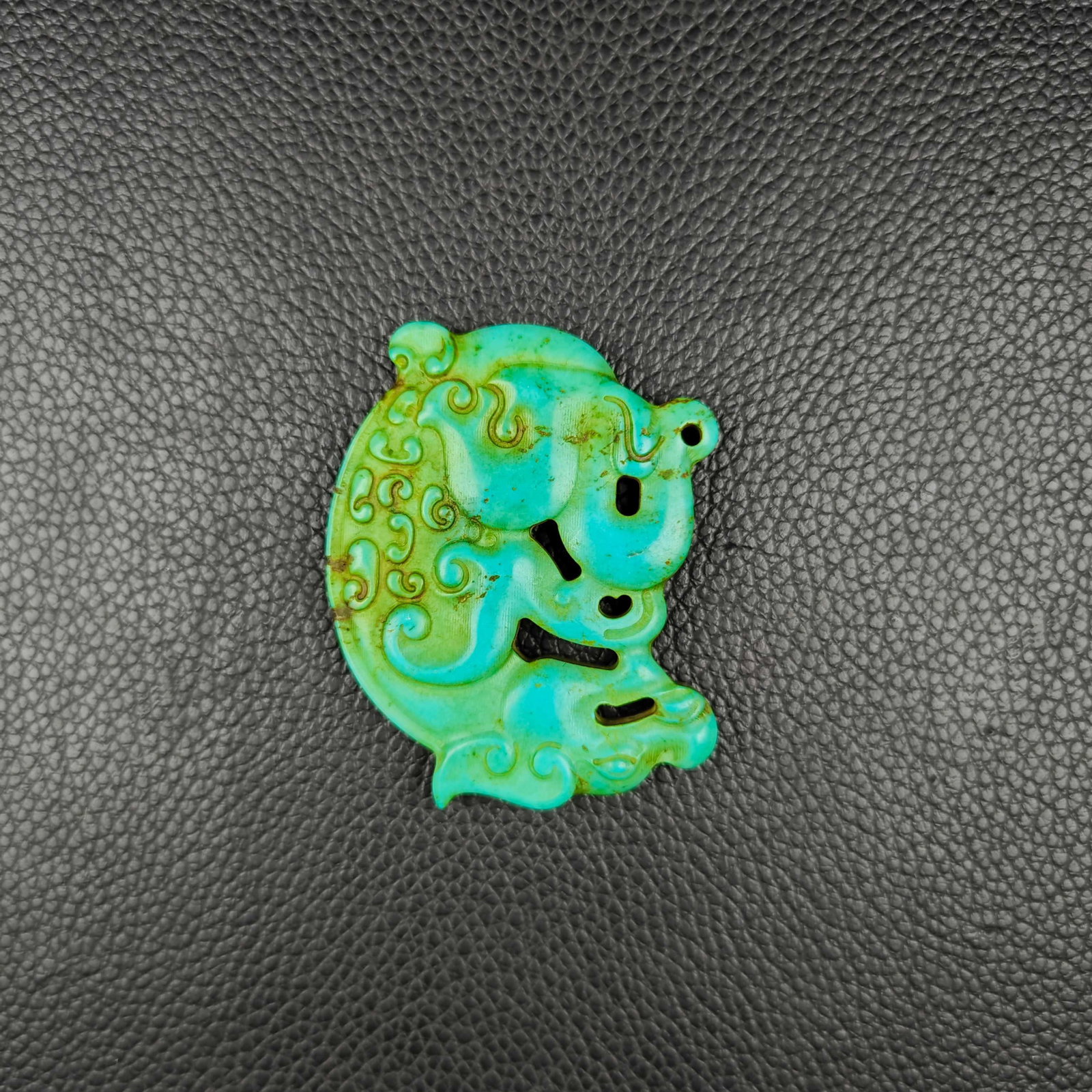 An Exquisite Turquoise Dragon Pendant - 3