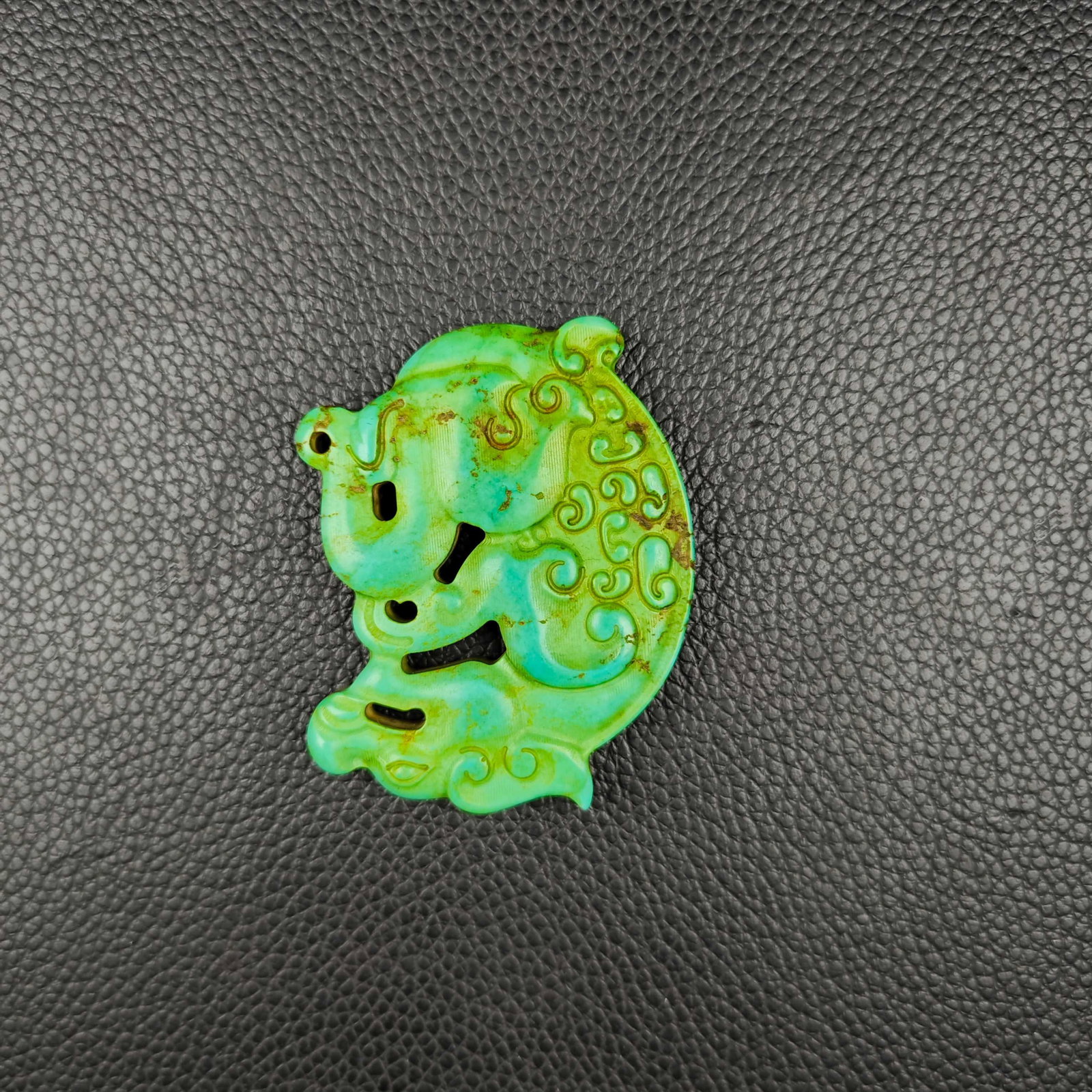 An Exquisite Turquoise Dragon Pendant - 7