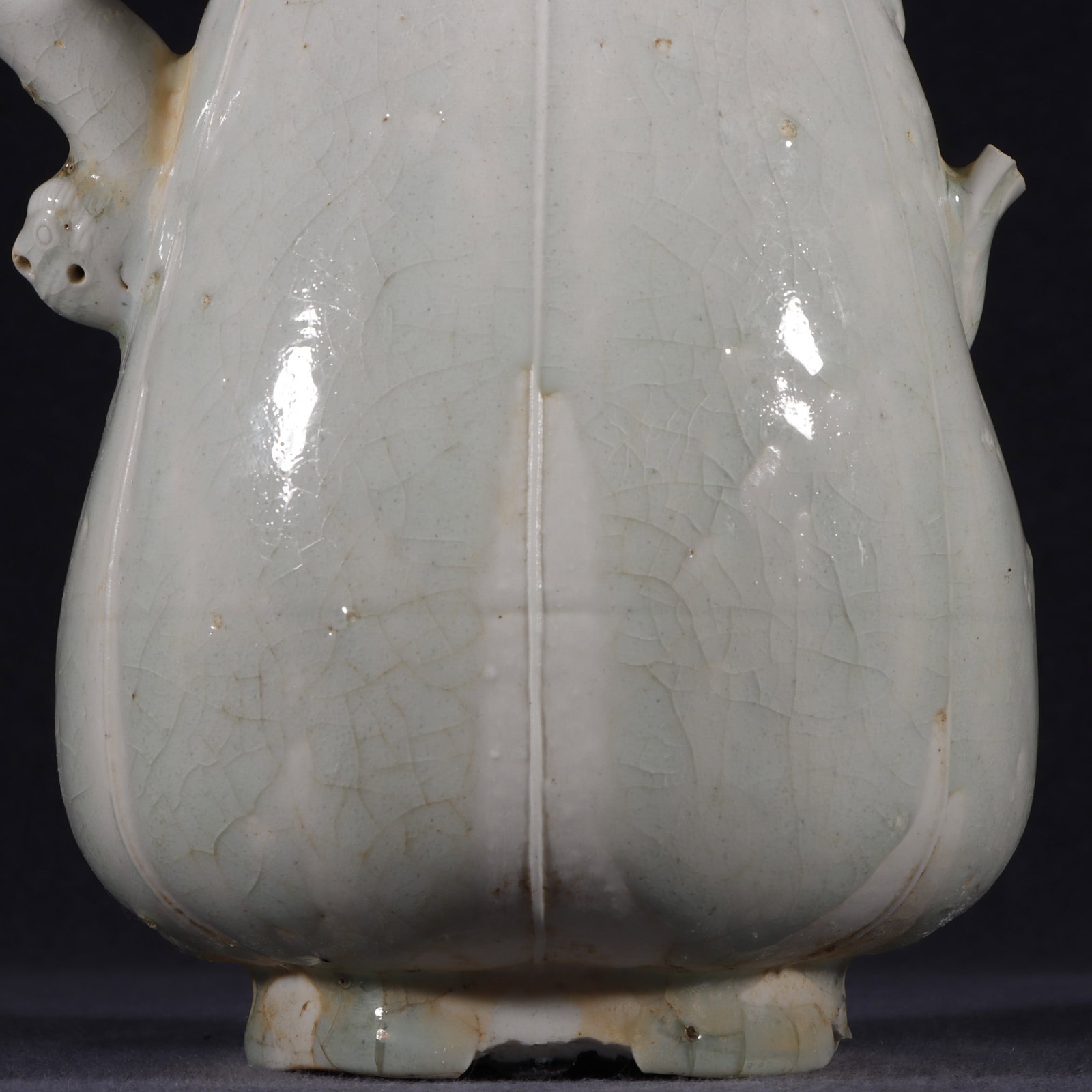 An Exquisite Hutain yao Ewer - 3