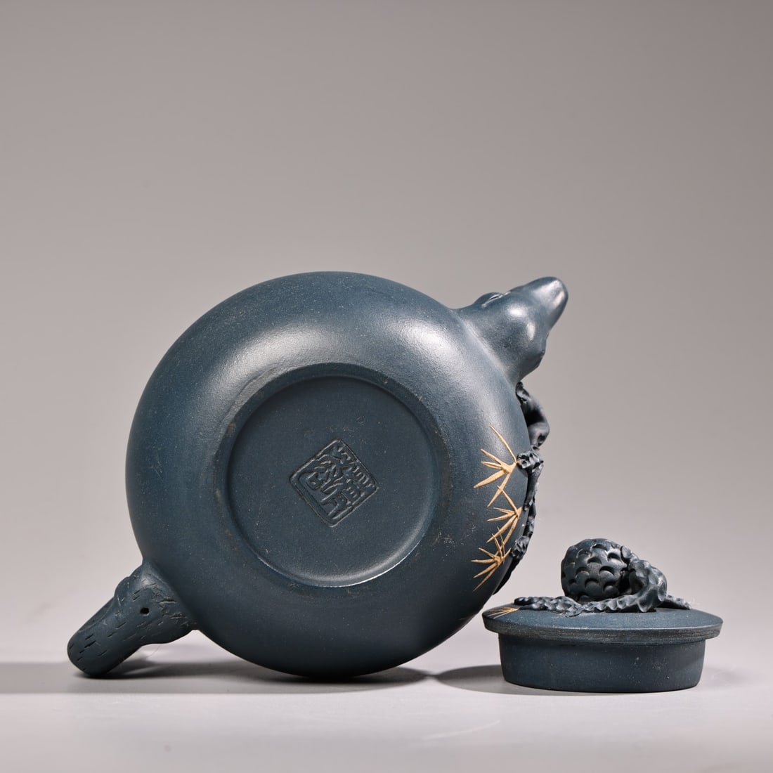 An Exquisite Purple Sands Bamboo Pattern Teapot - 9