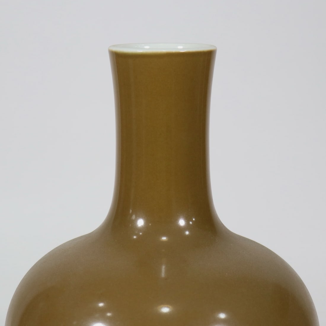 An Exquisite Teadust Glazed Vase - 2