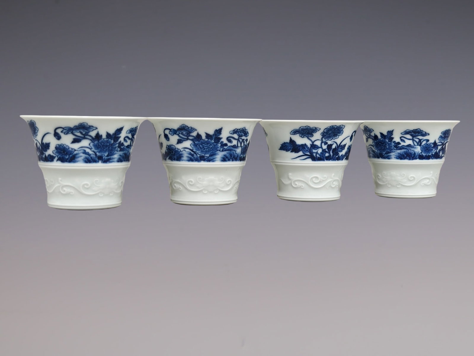 A Set of Fine Blue and White Flower Pattern Cup: A Set of Fine Blue and White Flower Pattern Cup Qing Dynasty, China Yongzheng Six-character Mark Size:2.3inx3.1in青花虞美人花卉纹杯