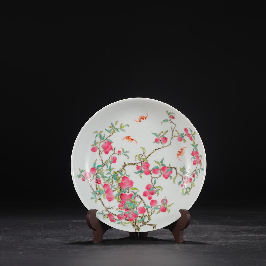 An Exquisite Enamel Bats and Peach Pattern Plate - 2