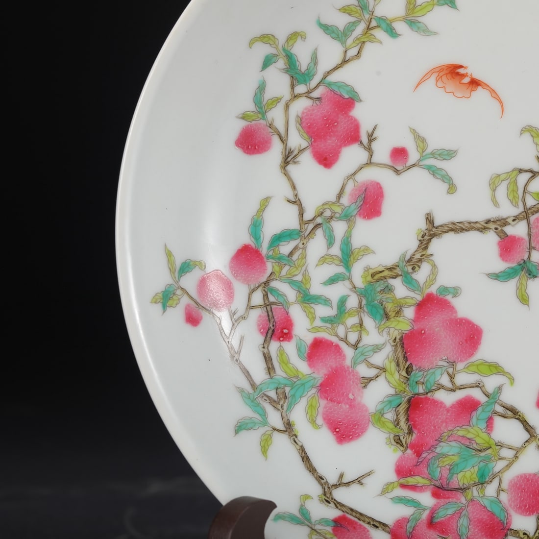 An Exquisite Enamel Bats and Peach Pattern Plate - 3
