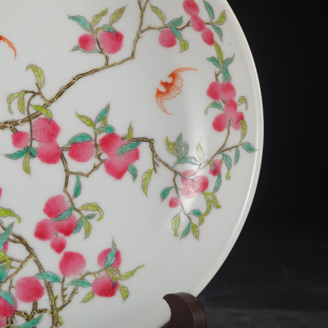 An Exquisite Enamel Bats and Peach Pattern Plate - 5