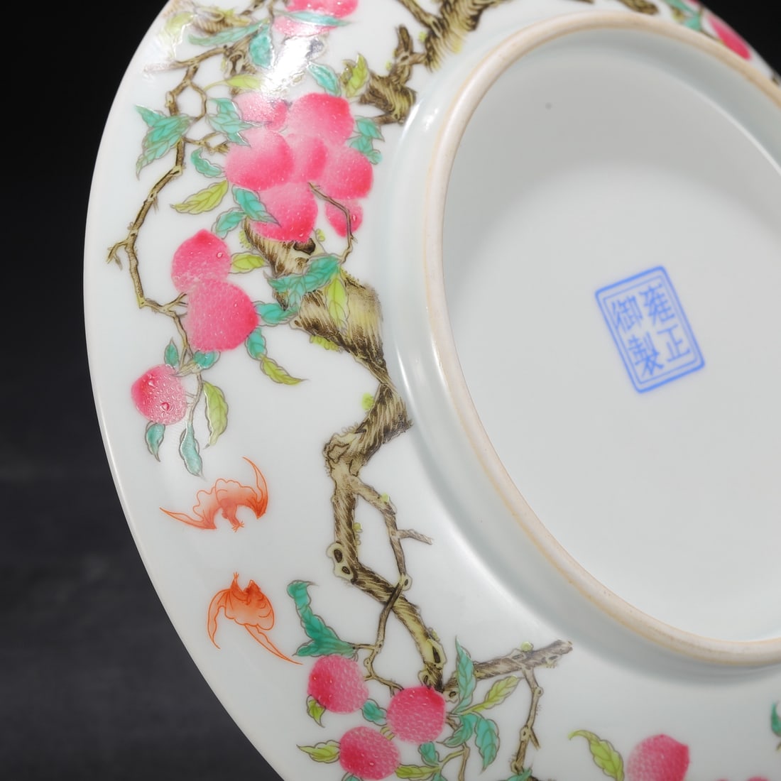An Exquisite Enamel Bats and Peach Pattern Plate - 8