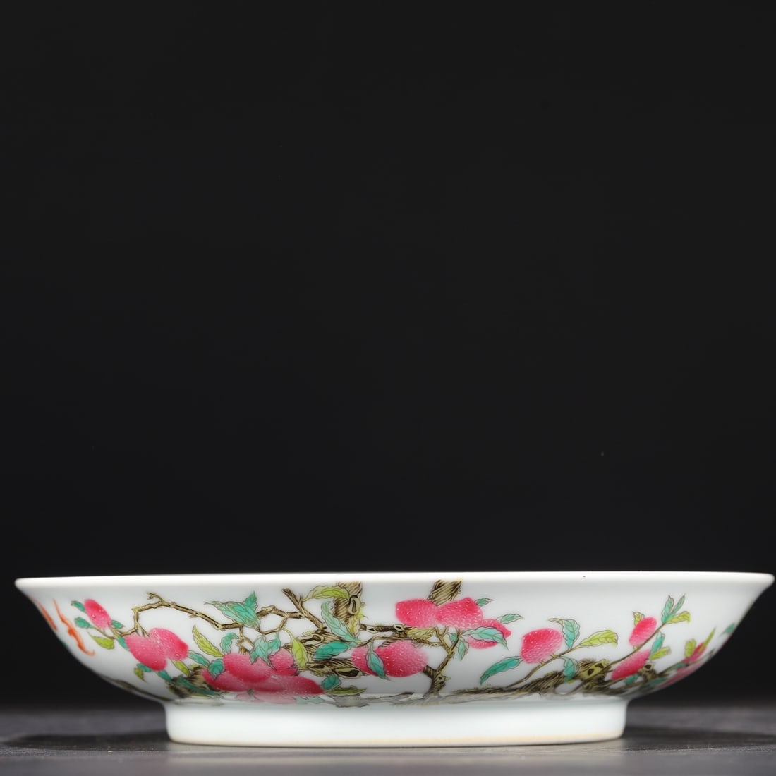 An Exquisite Enamel Bats and Peach Pattern Plate - 9