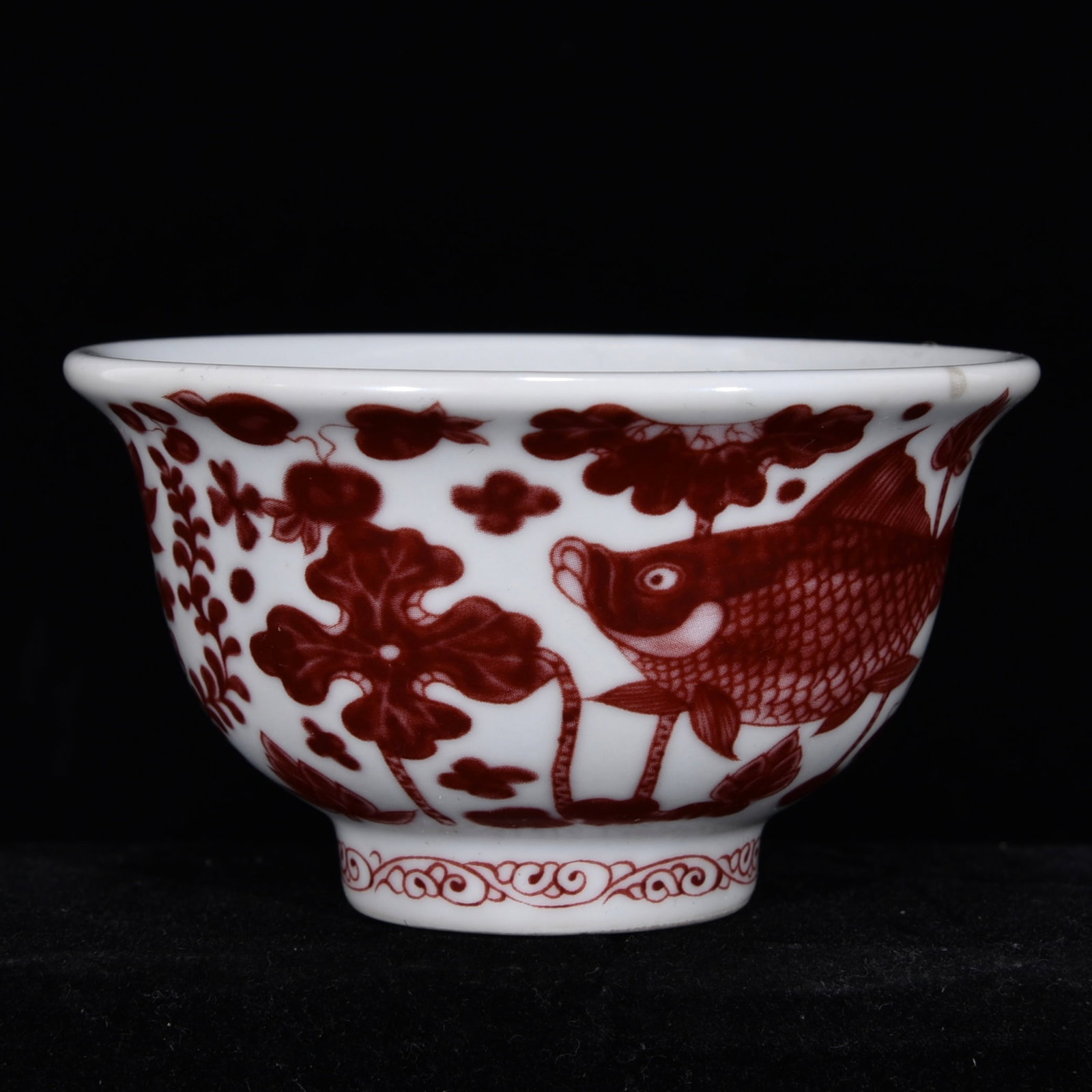An Exquisite Underglaze-Red Fish and Lotus Pattern Cup - 3