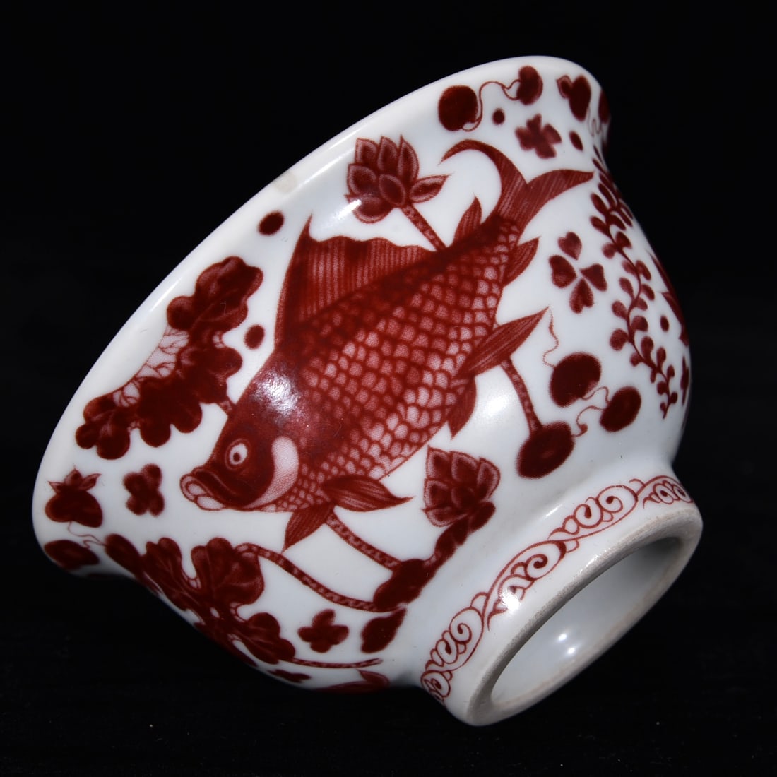 An Exquisite Underglaze-Red Fish and Lotus Pattern Cup - 6