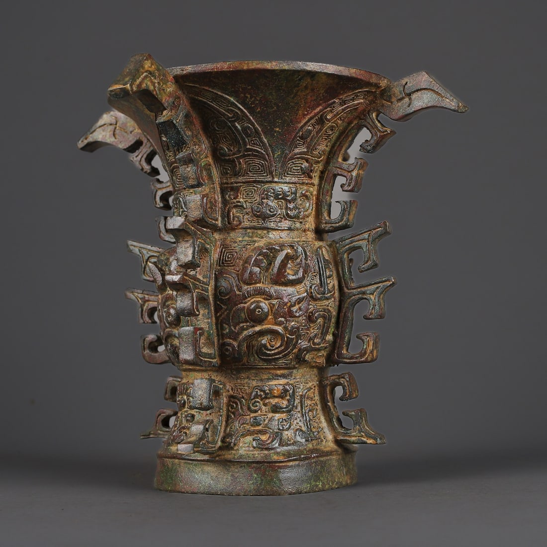 An Exquisite Bronze Beast-Face Pattern Vase - 7