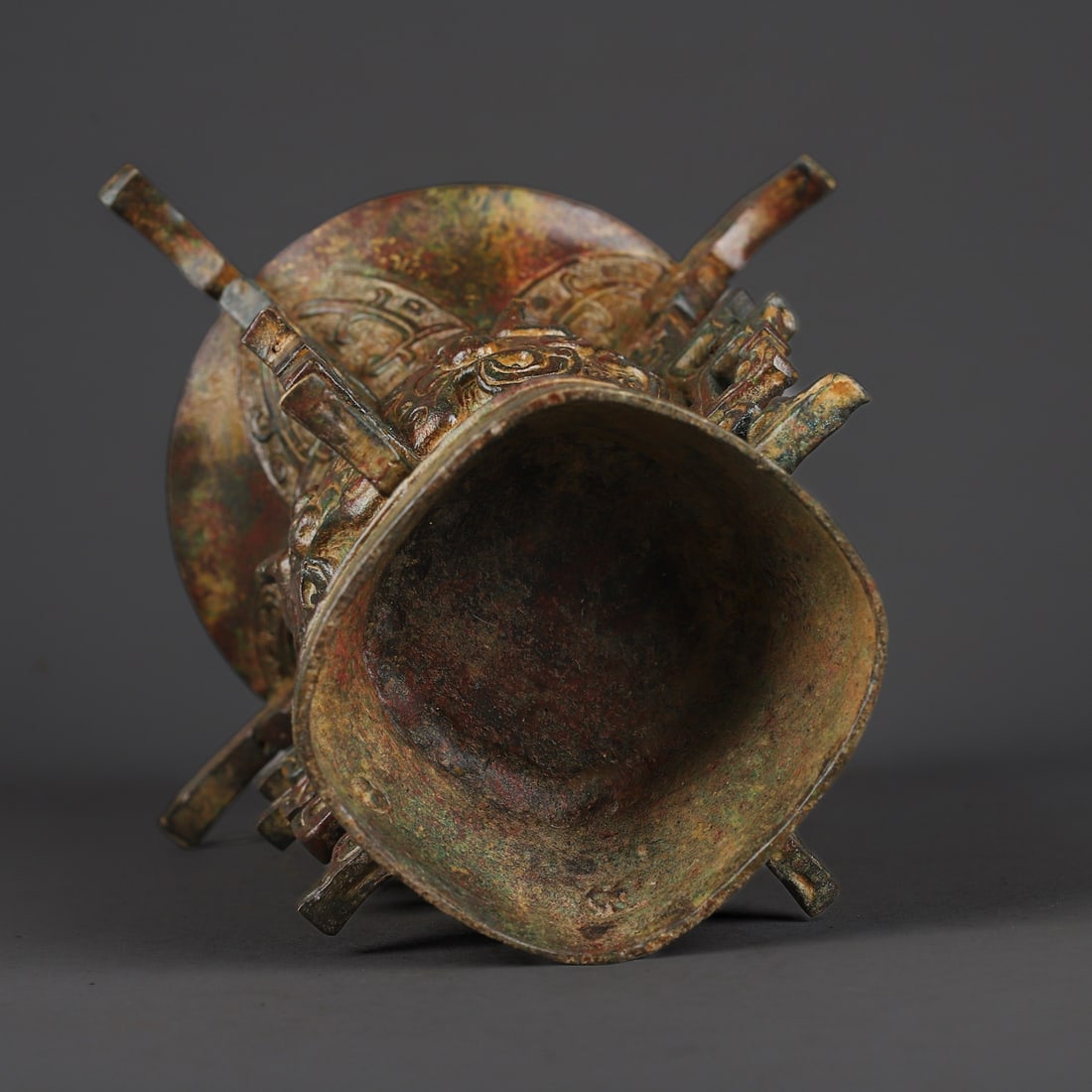 An Exquisite Bronze Beast-Face Pattern Vase - 9