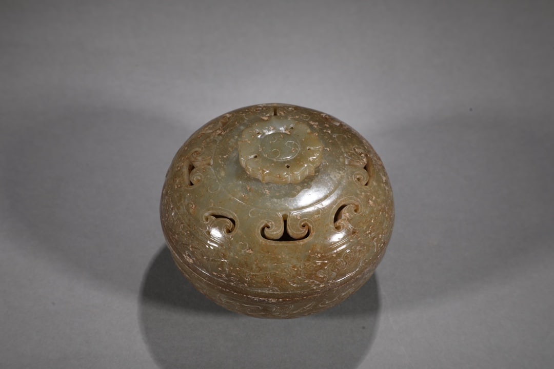 An Exquisite White Jade Tiger Pattern Censer - 3