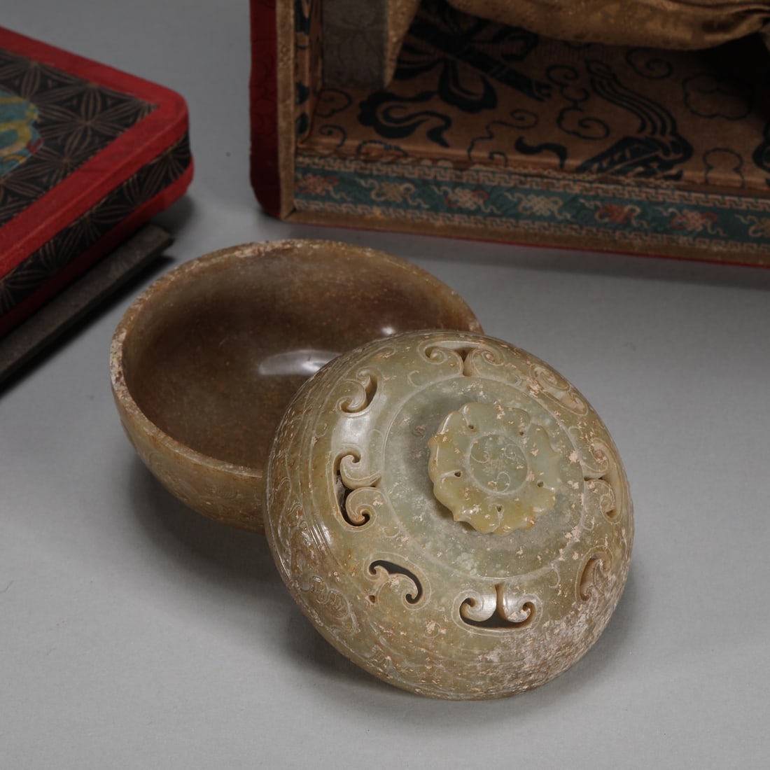 An Exquisite White Jade Tiger Pattern Censer - 5
