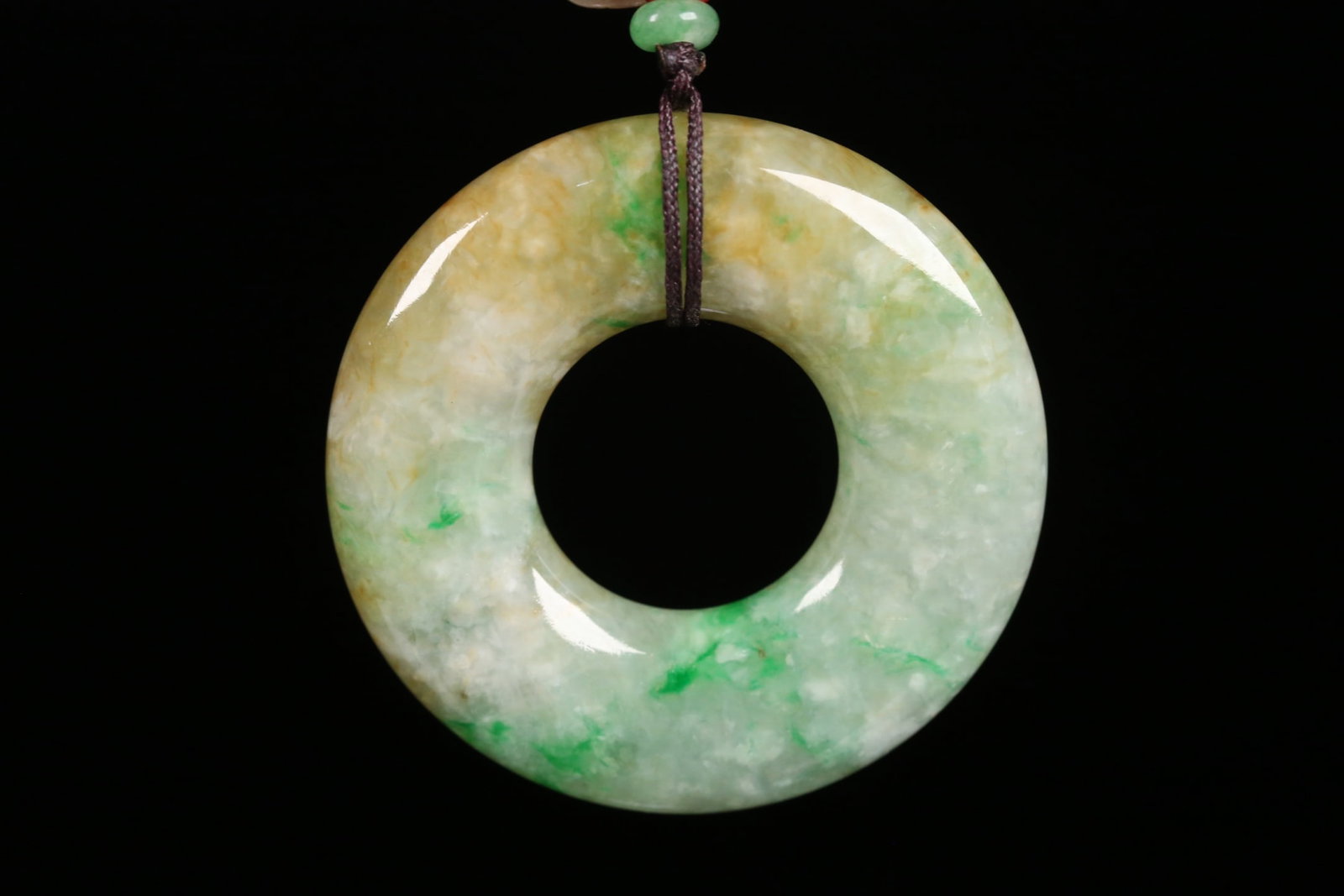 An Exquisite Jadeite Pendant - 4