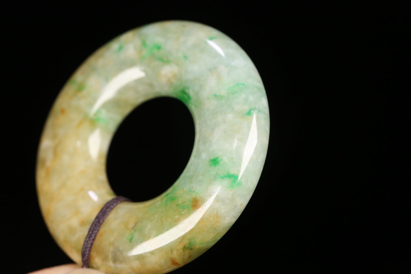 An Exquisite Jadeite Pendant - 6