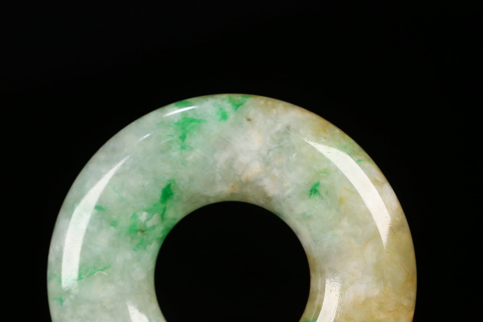 An Exquisite Jadeite Pendant - 8