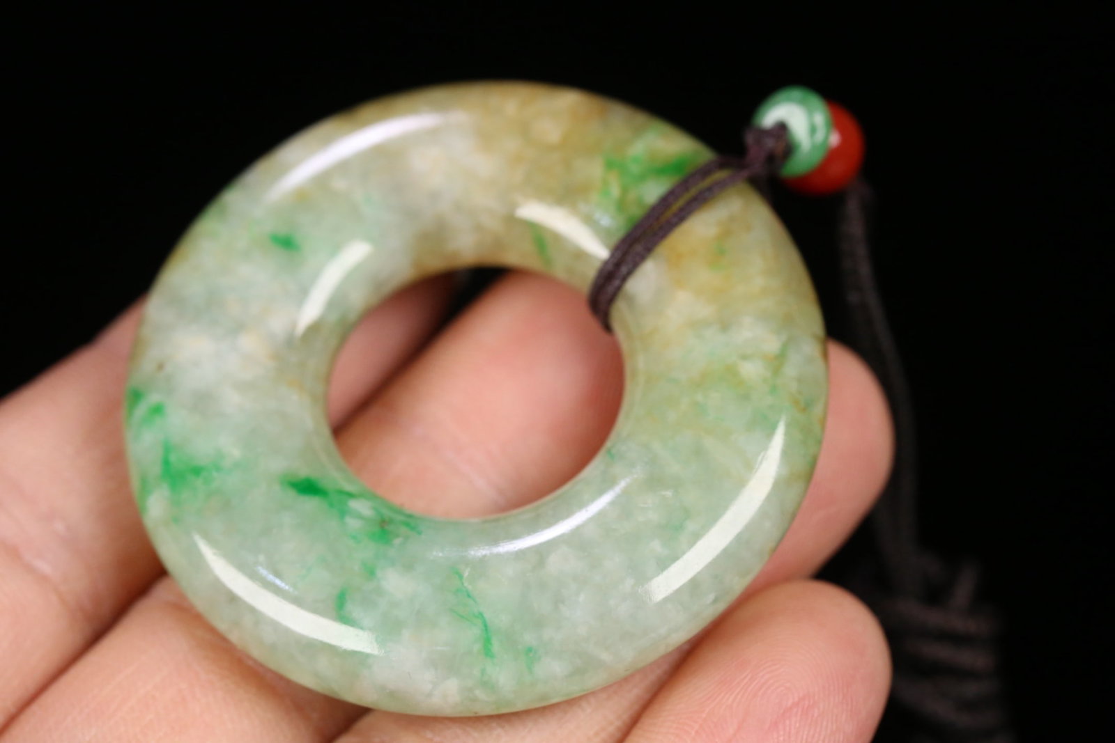 An Exquisite Jadeite Pendant - 9