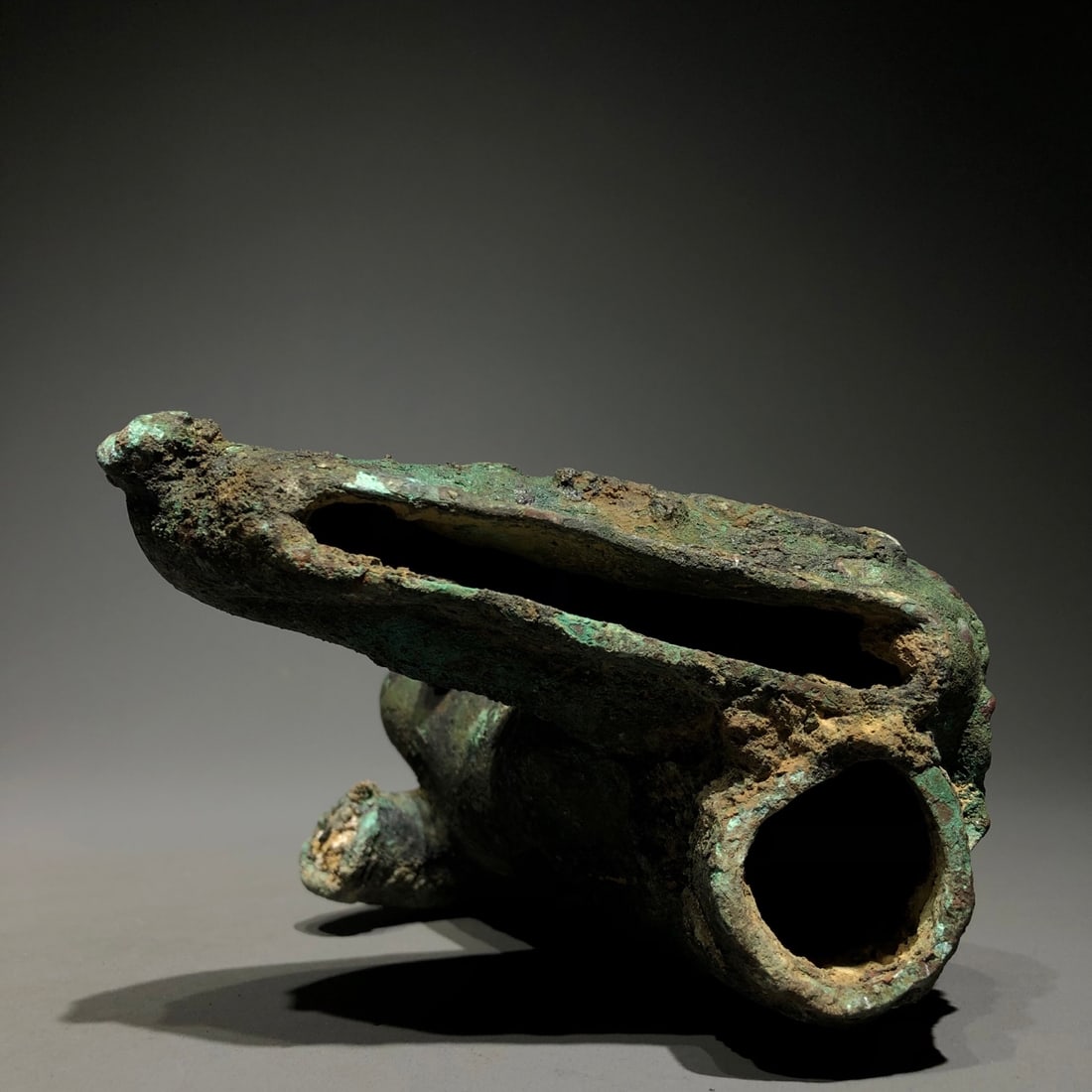 An Exquisite Bronze Figure Ornament - 10