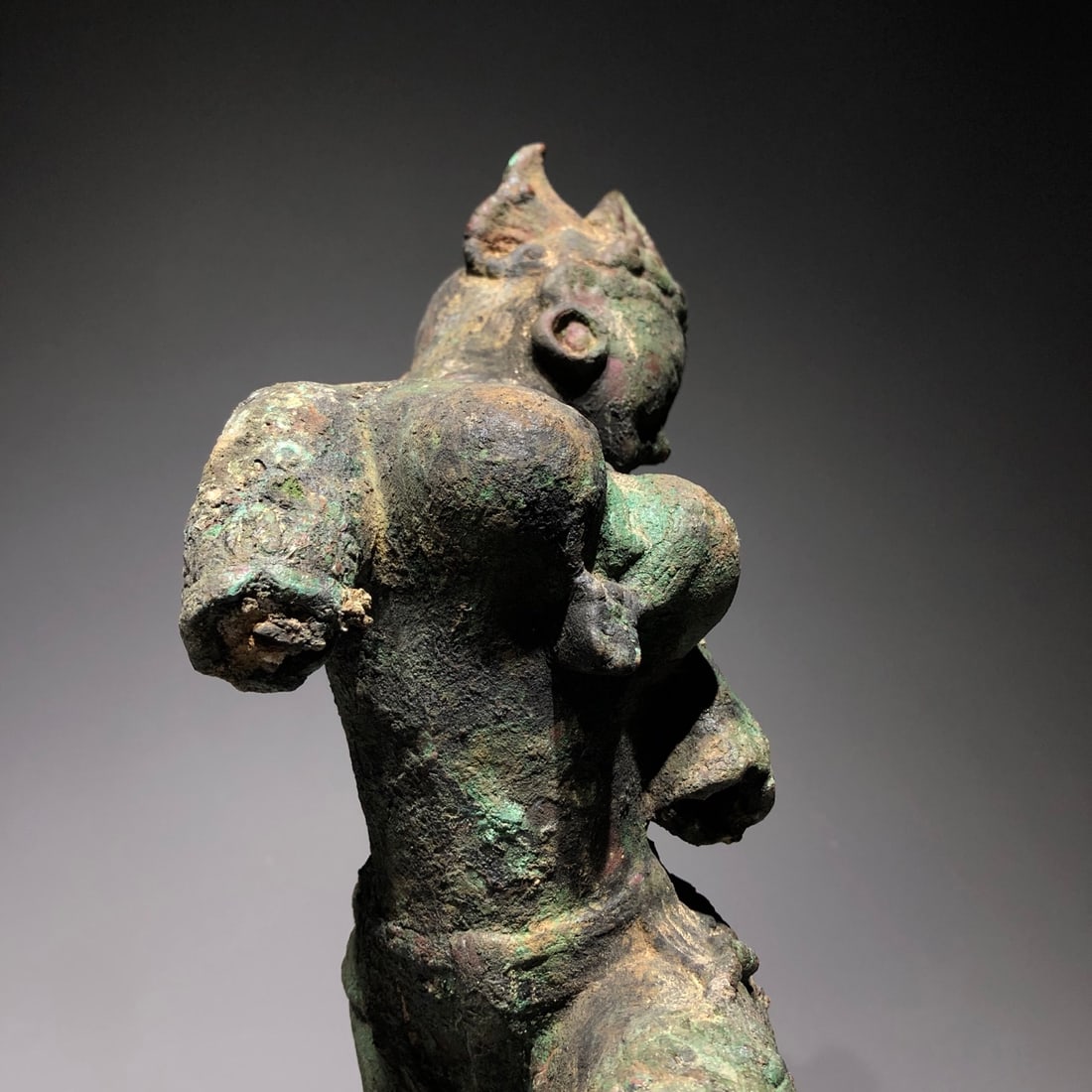 An Exquisite Bronze Figure Ornament - 7
