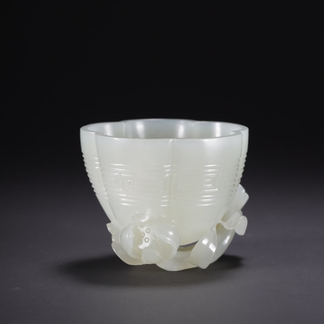 An Exquisite White Jade Flower Pattern Cup - 2