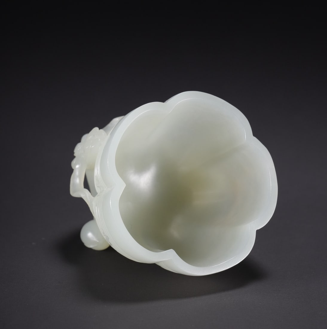 An Exquisite White Jade Flower Pattern Cup - 5