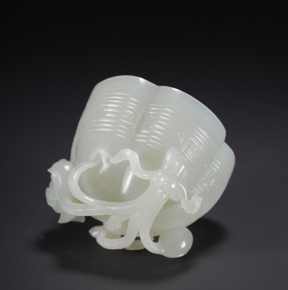 An Exquisite White Jade Flower Pattern Cup - 6