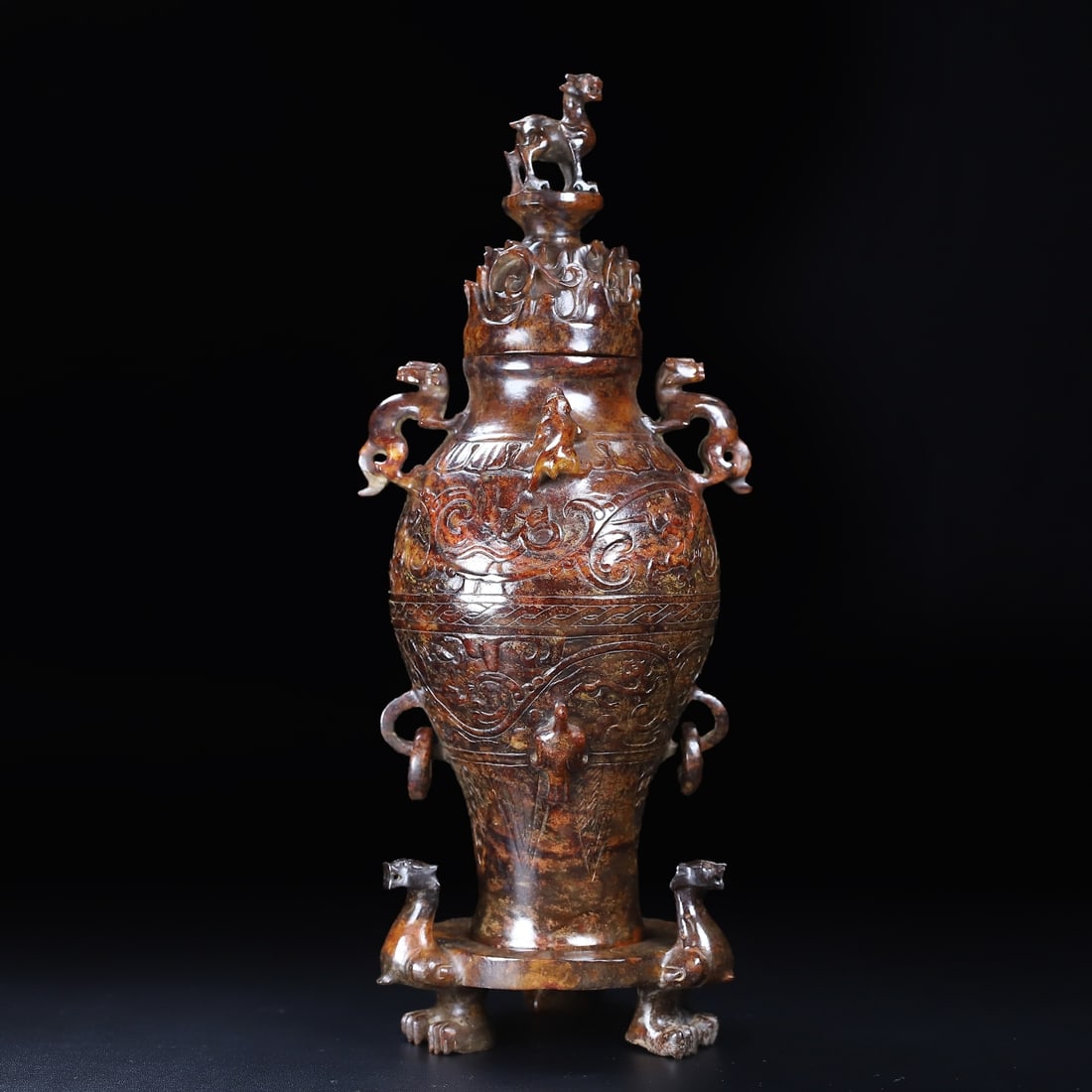 An Exquisite White Jade Auspicious Beast Pattern Vase: An Exquisite White Jade Auspicious Beast Pattern Vase Han Dynasty, China Size:12.4inx5.2inx5.2in Weight:1.819kg白玉瑞兽瓶 中国汉代 Size:31.5cmx13.