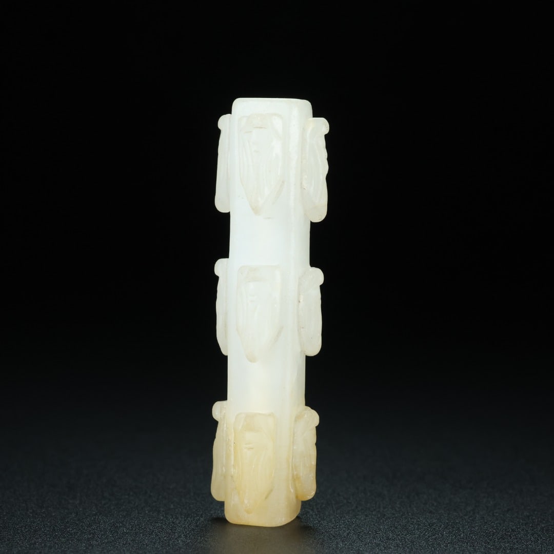 An Exquisite White Jade Ornament - 5
