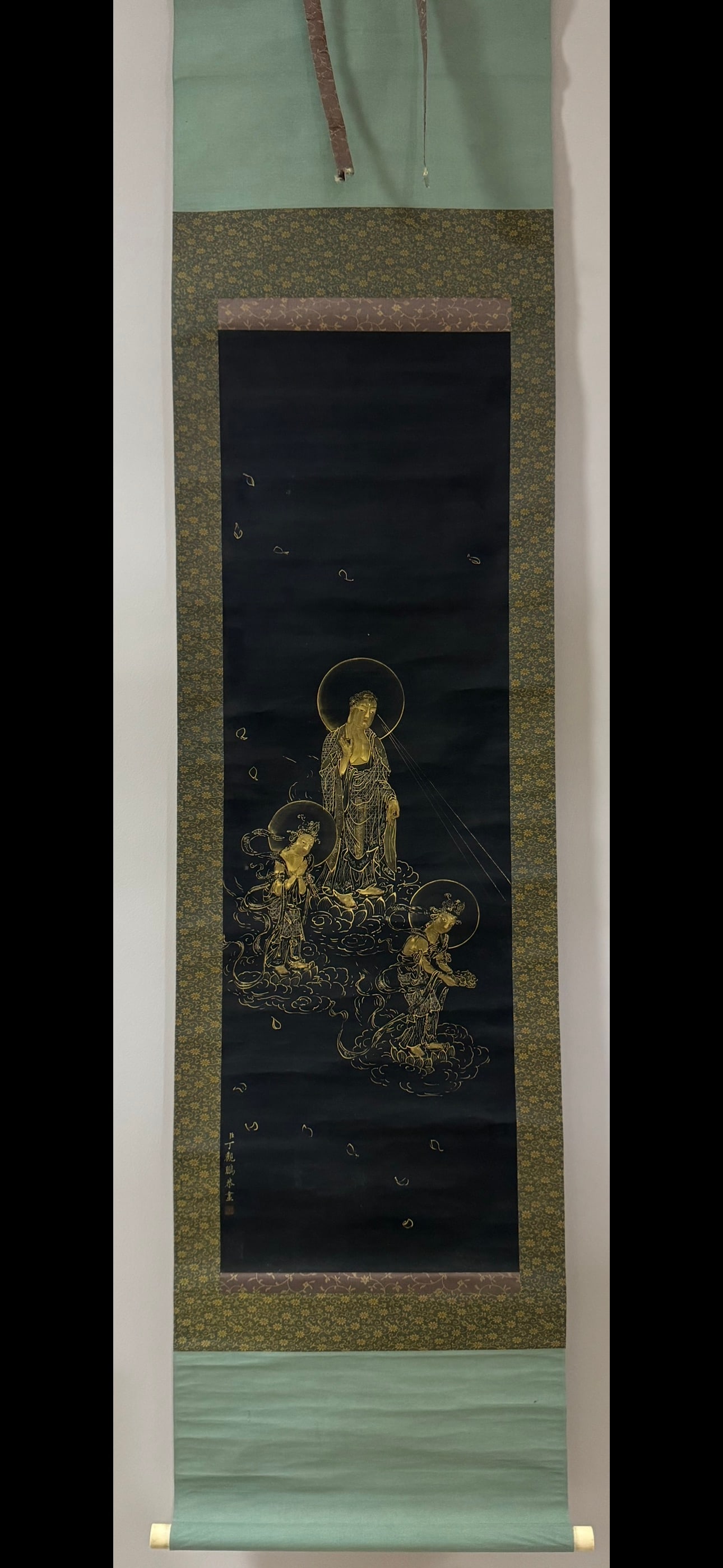 A Chinese Vertical Scroll Ink Painting of Buddha Statue on Silk: A Chinese Vertical Scroll Ink Painting of Buddha Statue on Silk Ding guanpeng Size:40.9inx13in丁观鹏佛像人物 绢本立轴Size:104cmx33cm