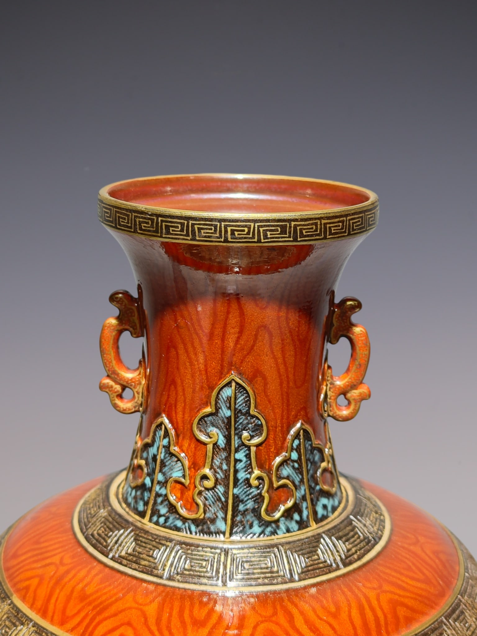 An Exquisite Iron-Red Auspicious Cloud Pattern Double-Ears Vase - 5