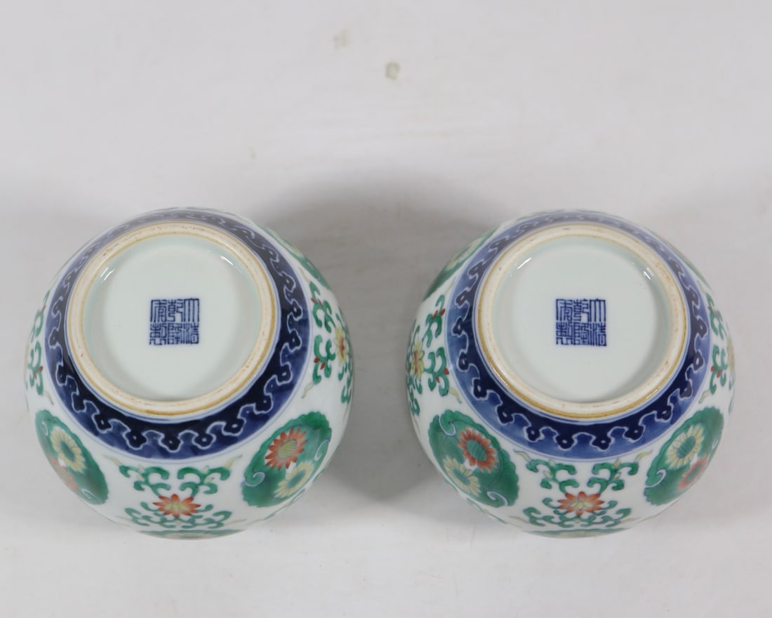 An Exquisite Doucai Flower Pattern Tea Caddy - 8