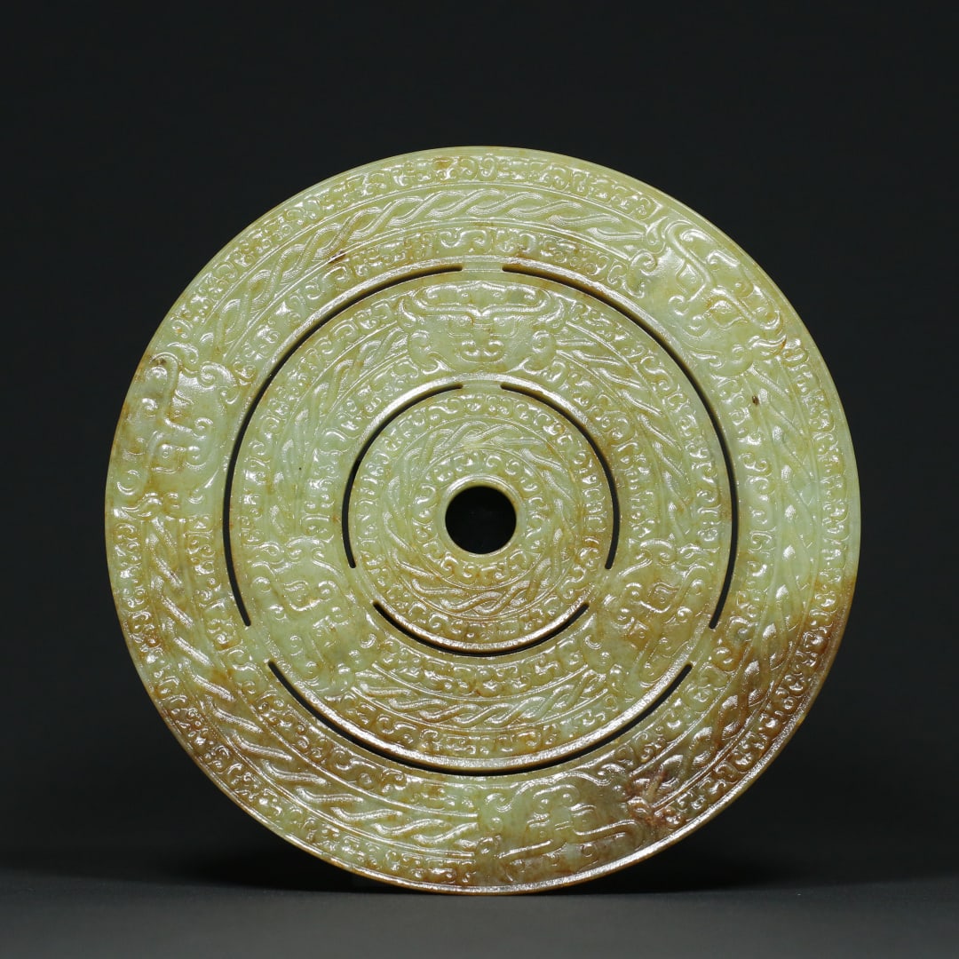 An Exquisite White Jade Beast-Face Pattern Ornament - 2