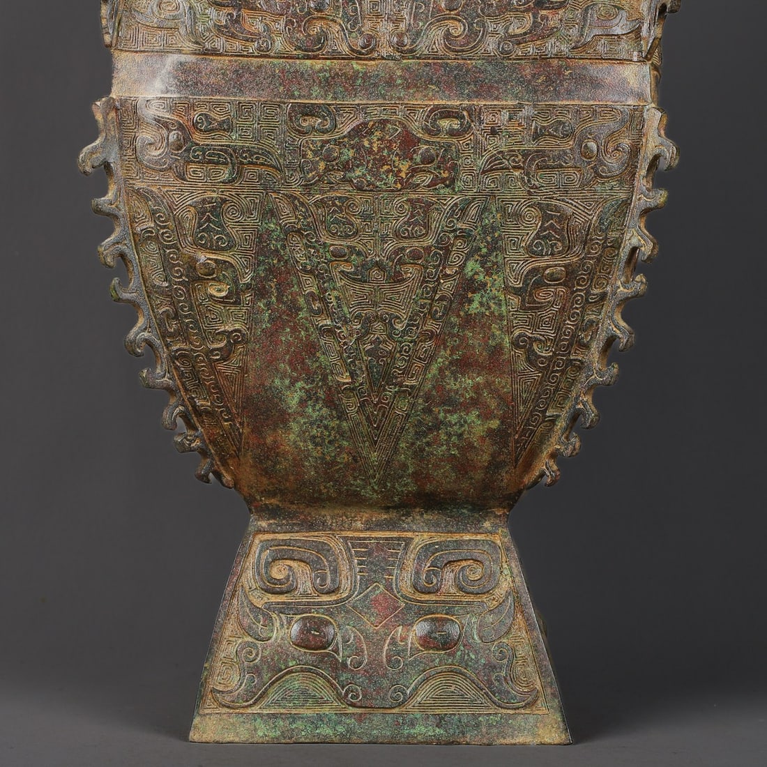 An Exquisite Bronze Beast-Face Pattern Vase - 3